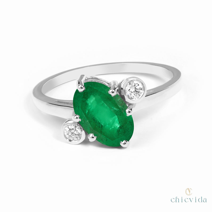 Lily Emerald Ring