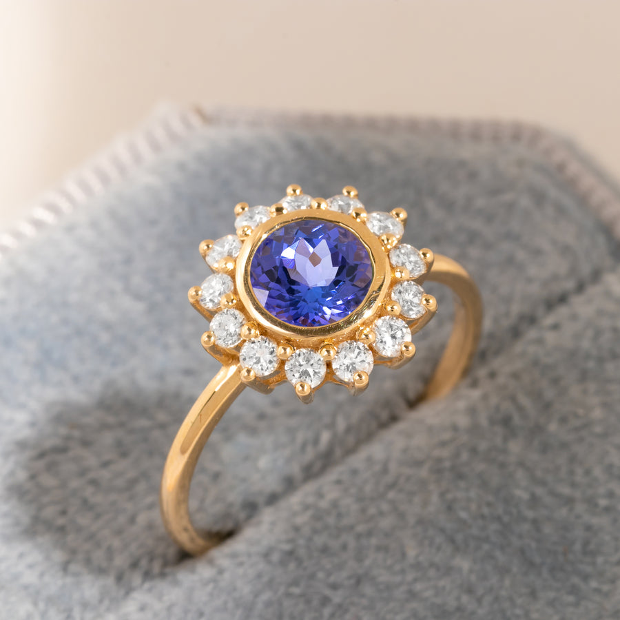 Sun Blue Tanzanite Gold Ring
