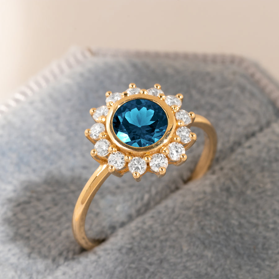 Sun London Blue Topaz Gold Ring