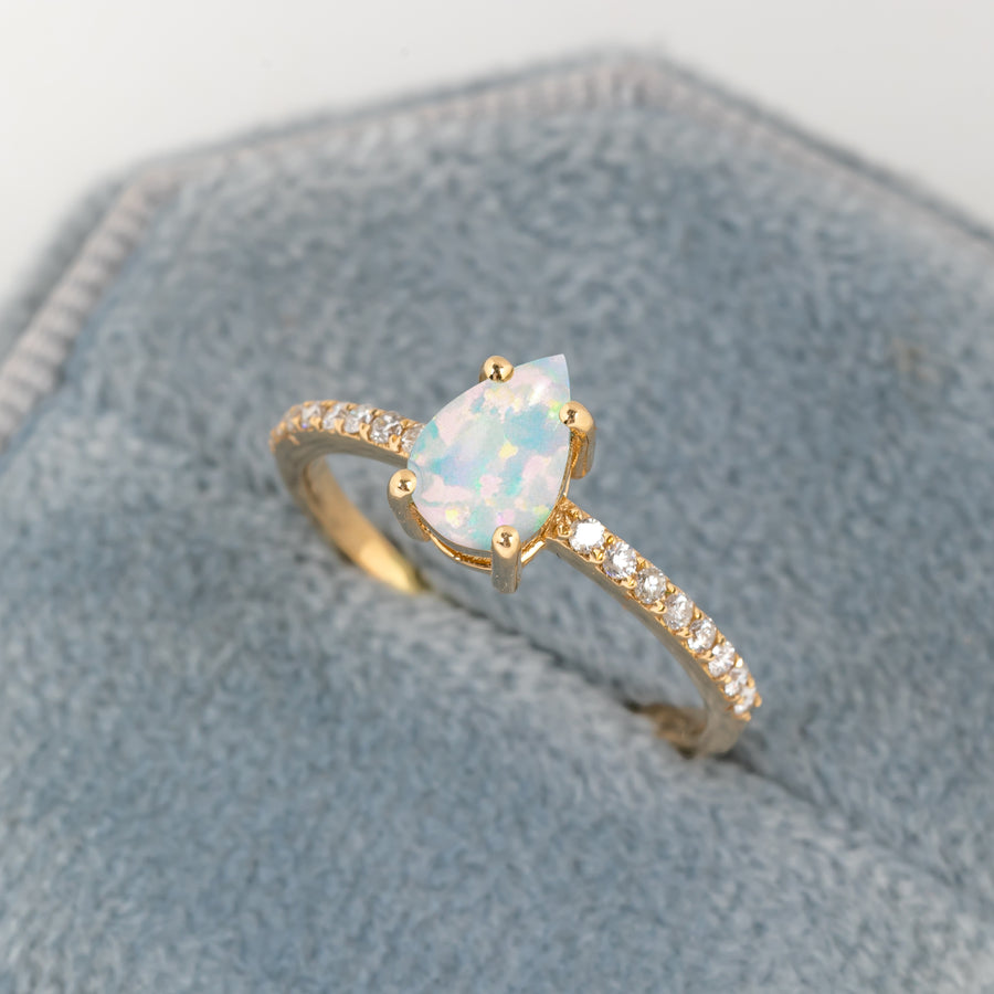 Diva Ring with Opal