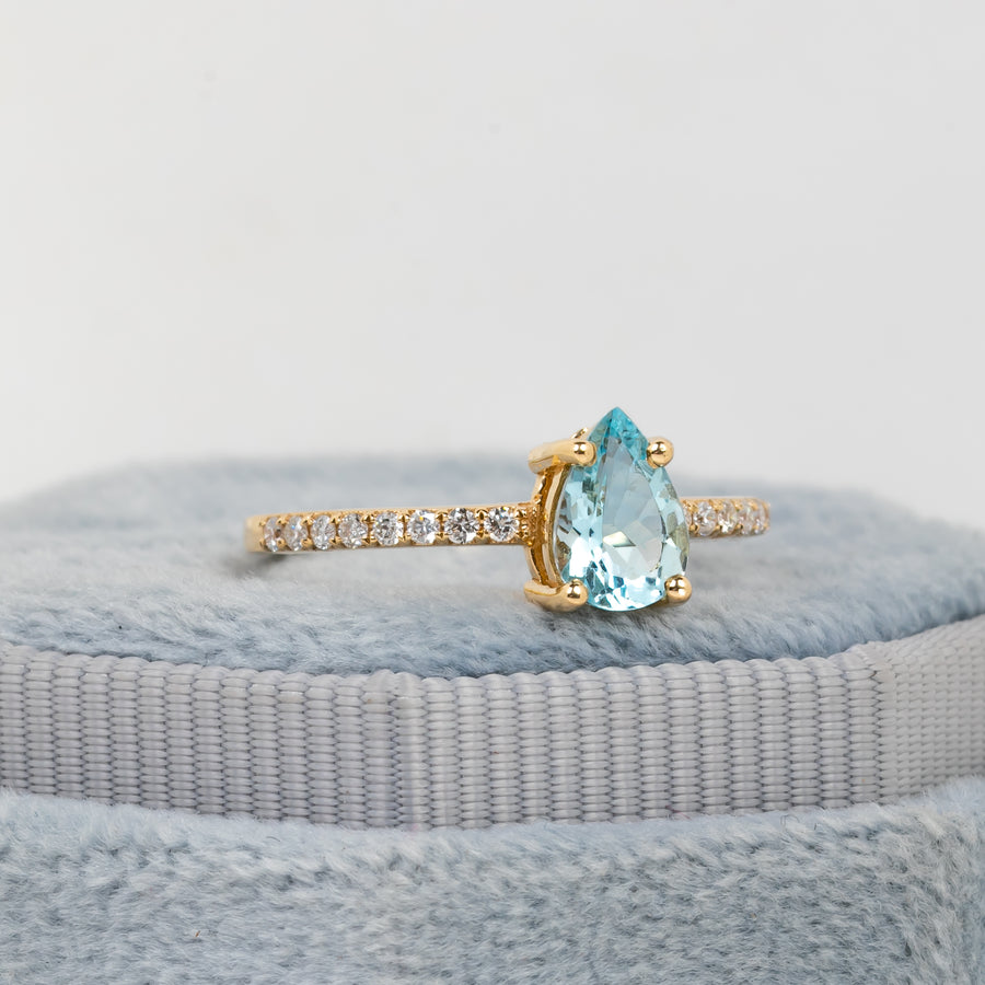 Diva Ring with Aquamarine