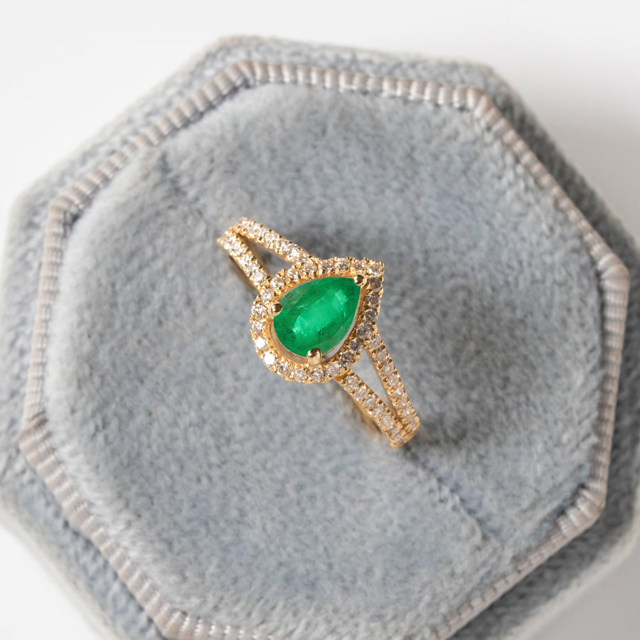 Pear Emerald Gold Ring