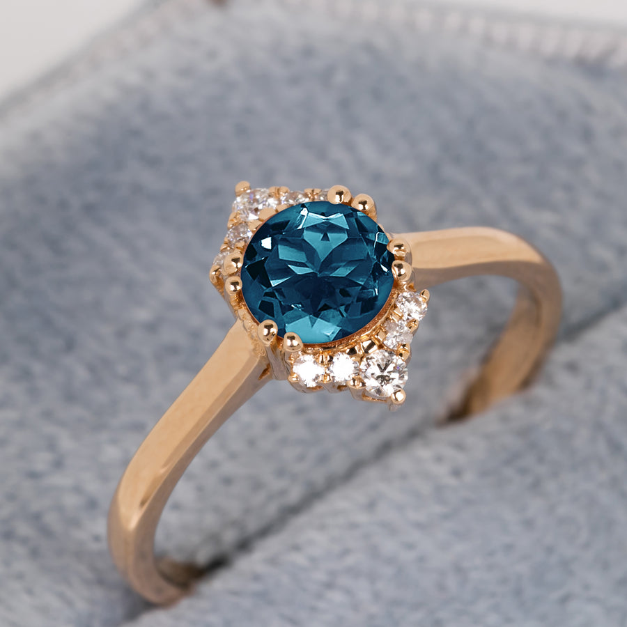 Amour London Blue Topaz Ring