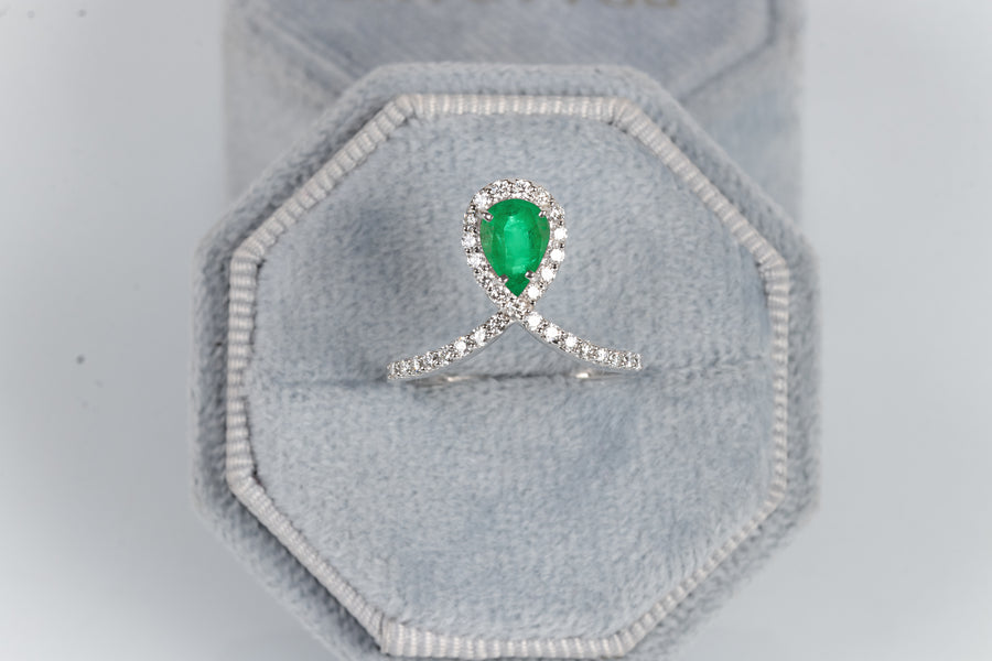 Green Emerald Minimalist Ring