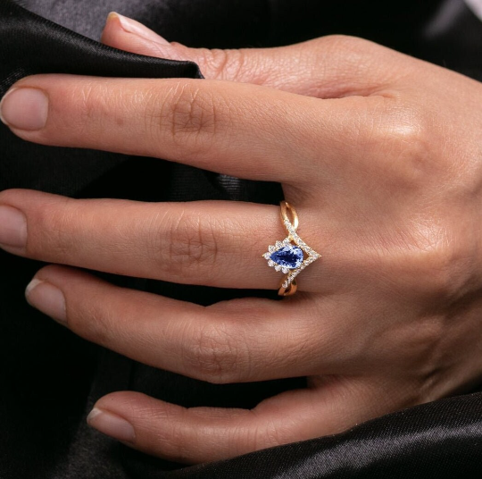 Pear Tanzanite Bridal Ring