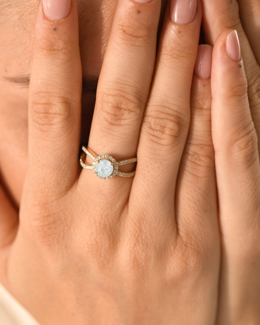 round opal diamond ring