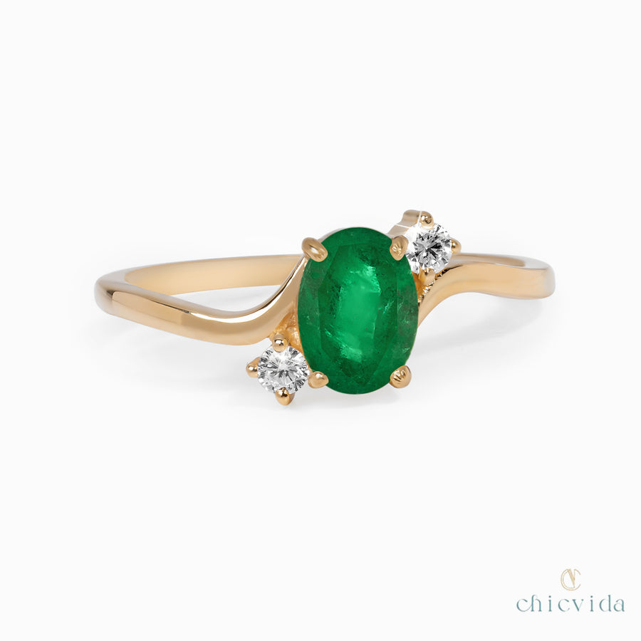 Bella Emerald Diamond Ring