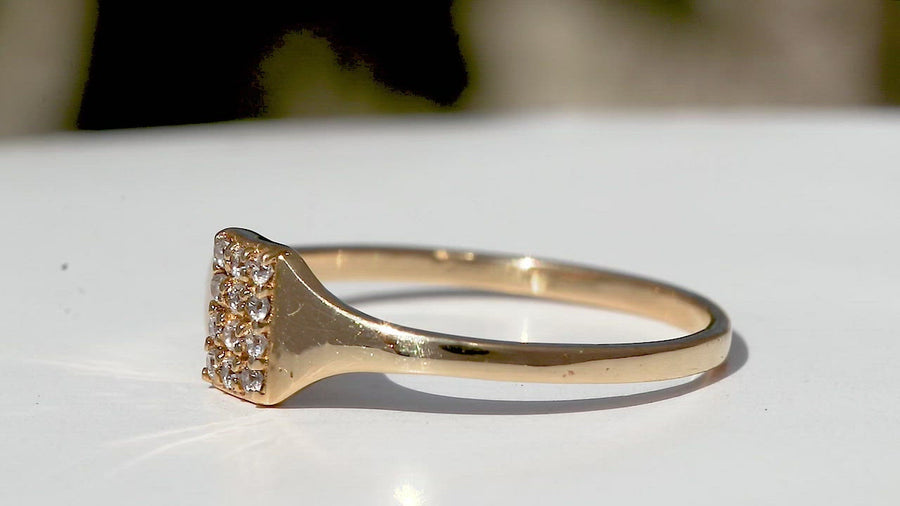 Alva Diamond Signet Ring