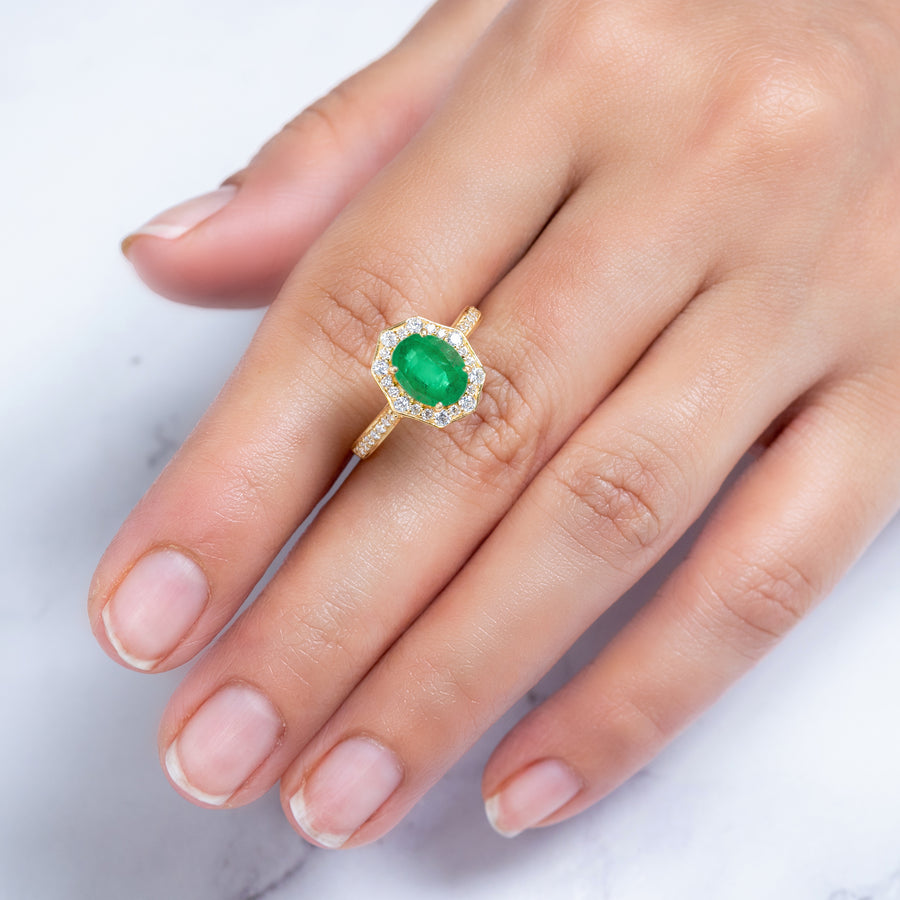 Classic Emerald Ring