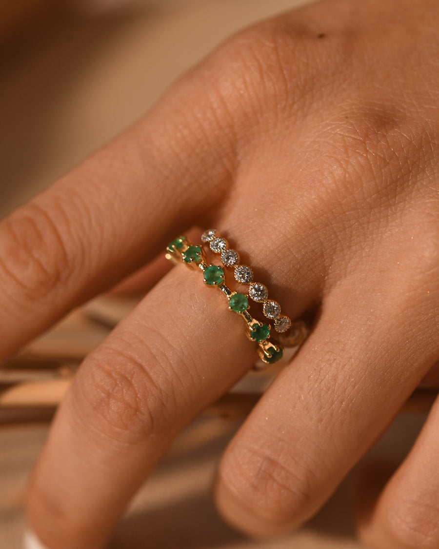 "Gift for mom — elegant 14k gold ring with diamonds and texture
