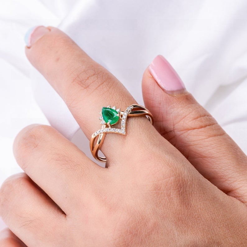 Belle Emerald ring