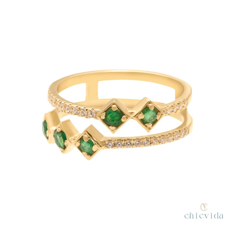 Gauzy Emerald Diamond Ring