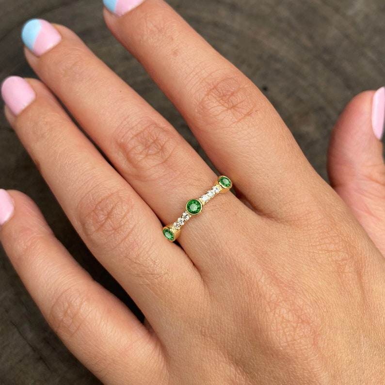 Sunlit Emerald Ring