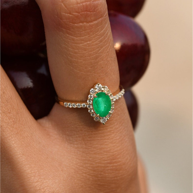Soiree Emerald Ring