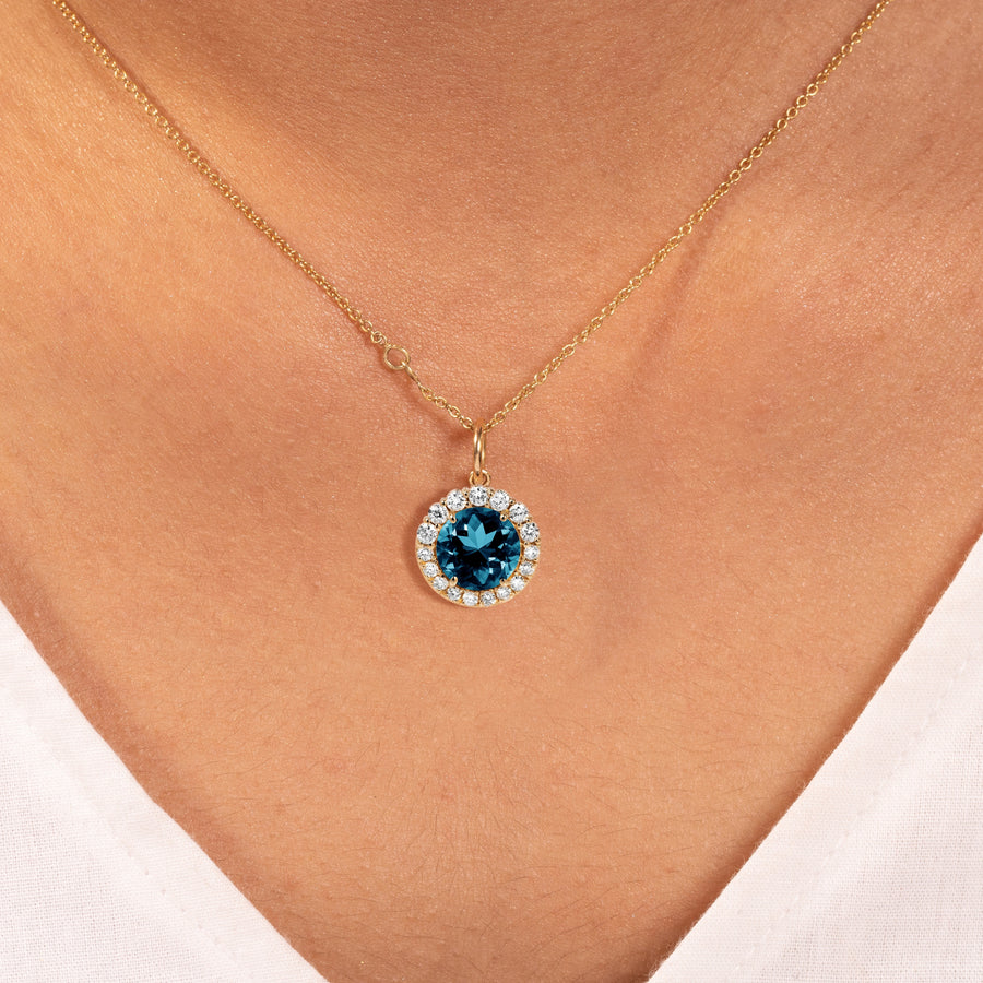 round gemstone blue pendant